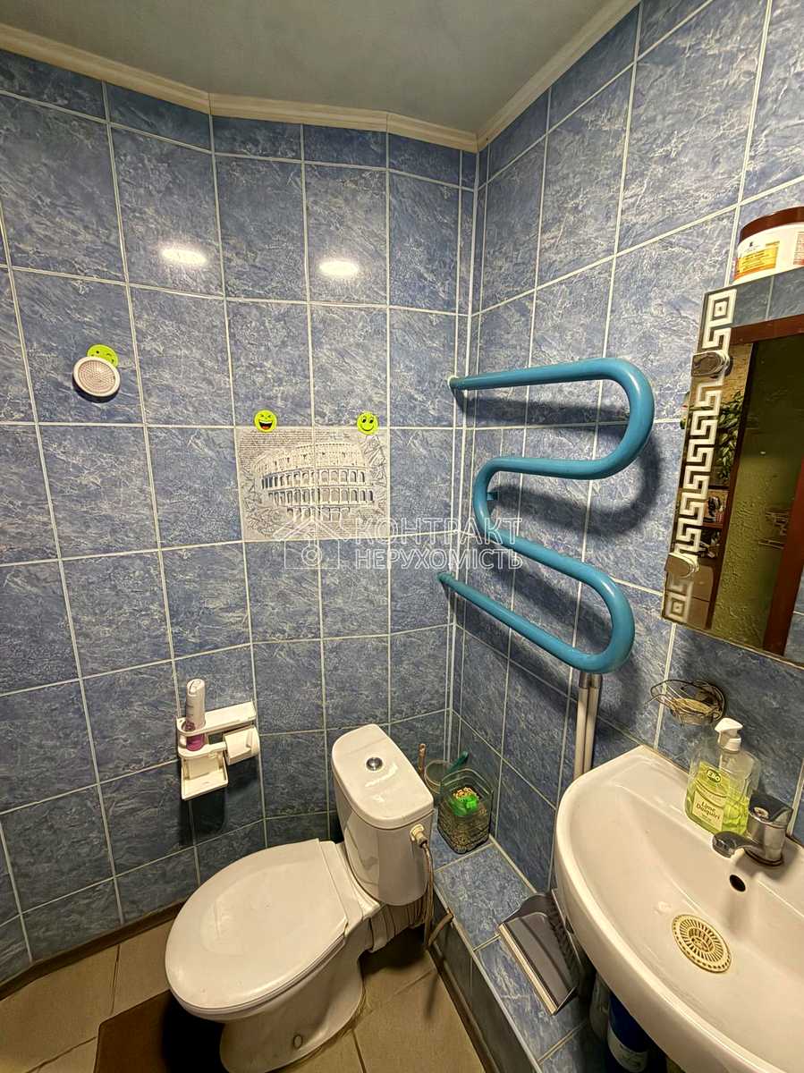 1879023596861225