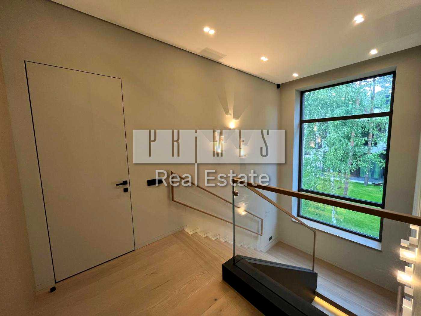 1879024277925949