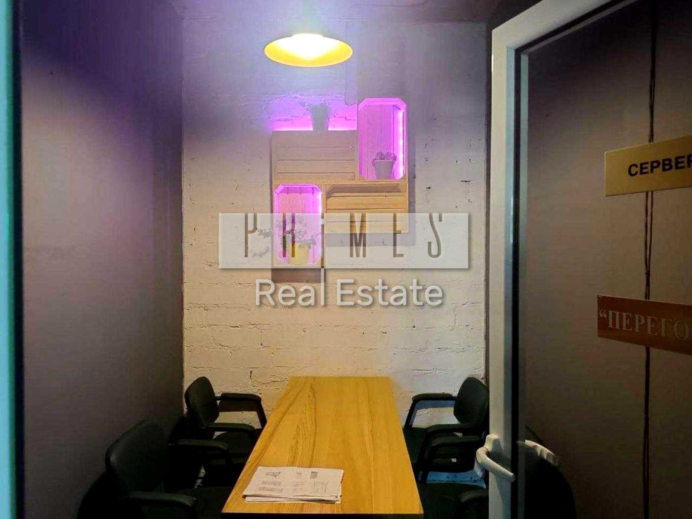 1879024280356096