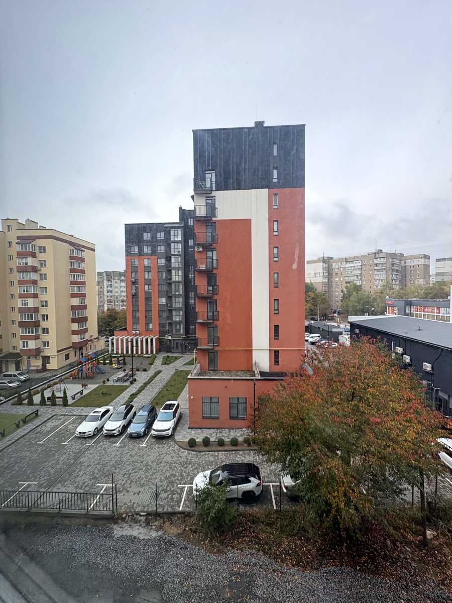 1879024679356558
