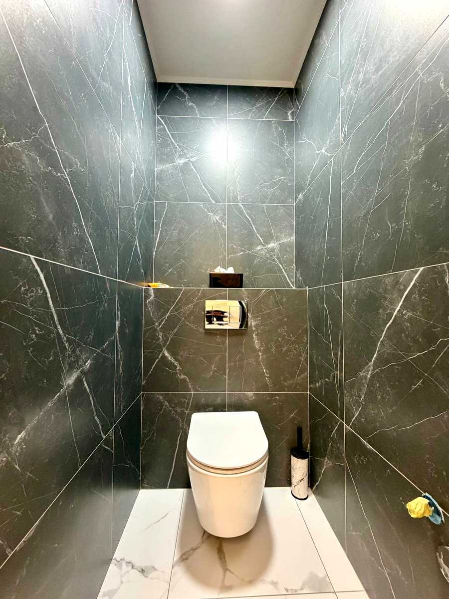 1879024777183840