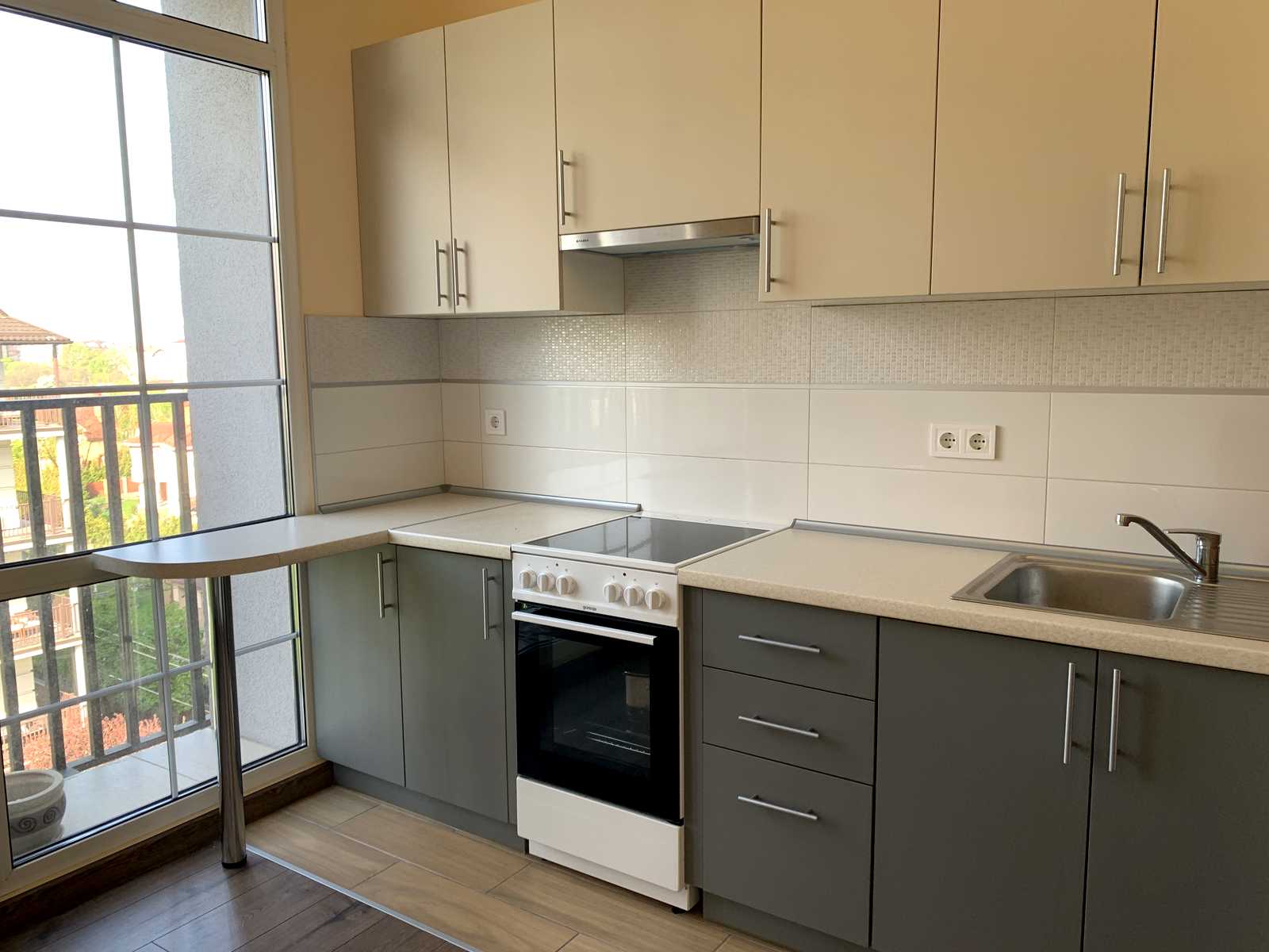 1879026092143104