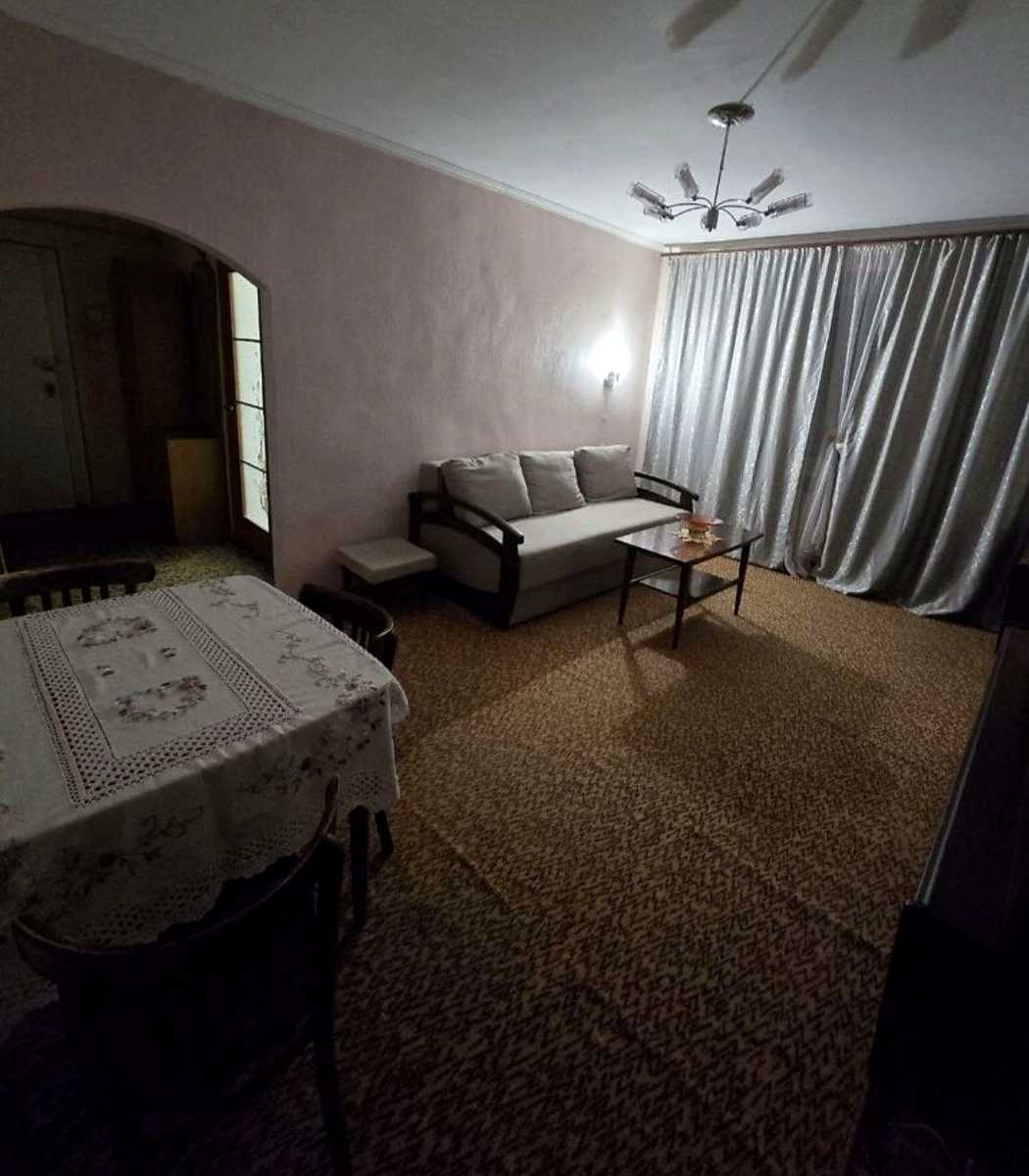 1879026445332881