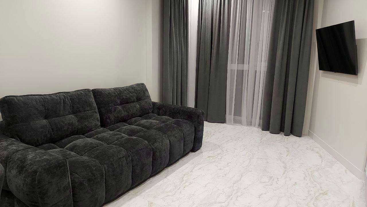 1879027353763092