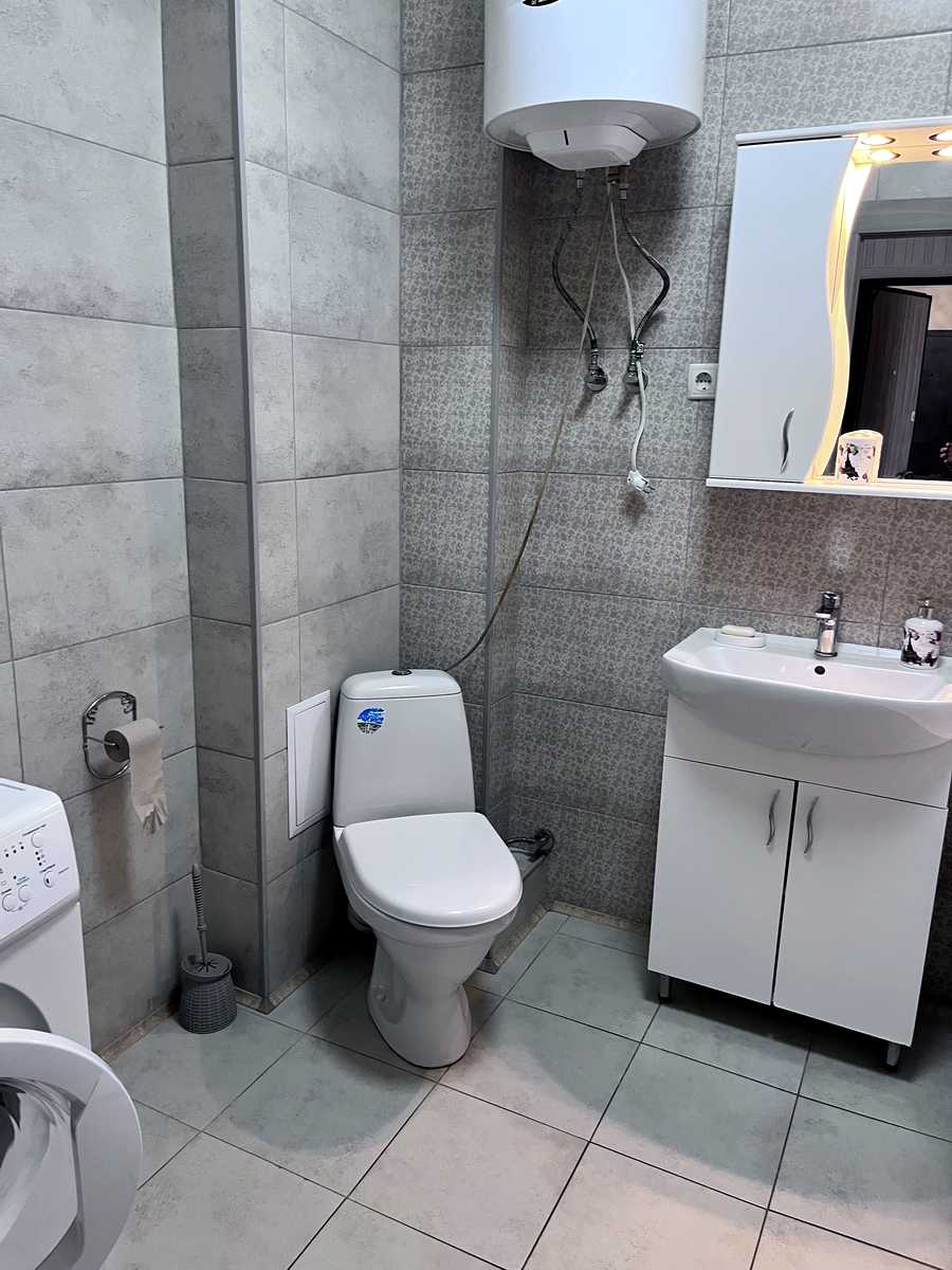 1879029678114079
