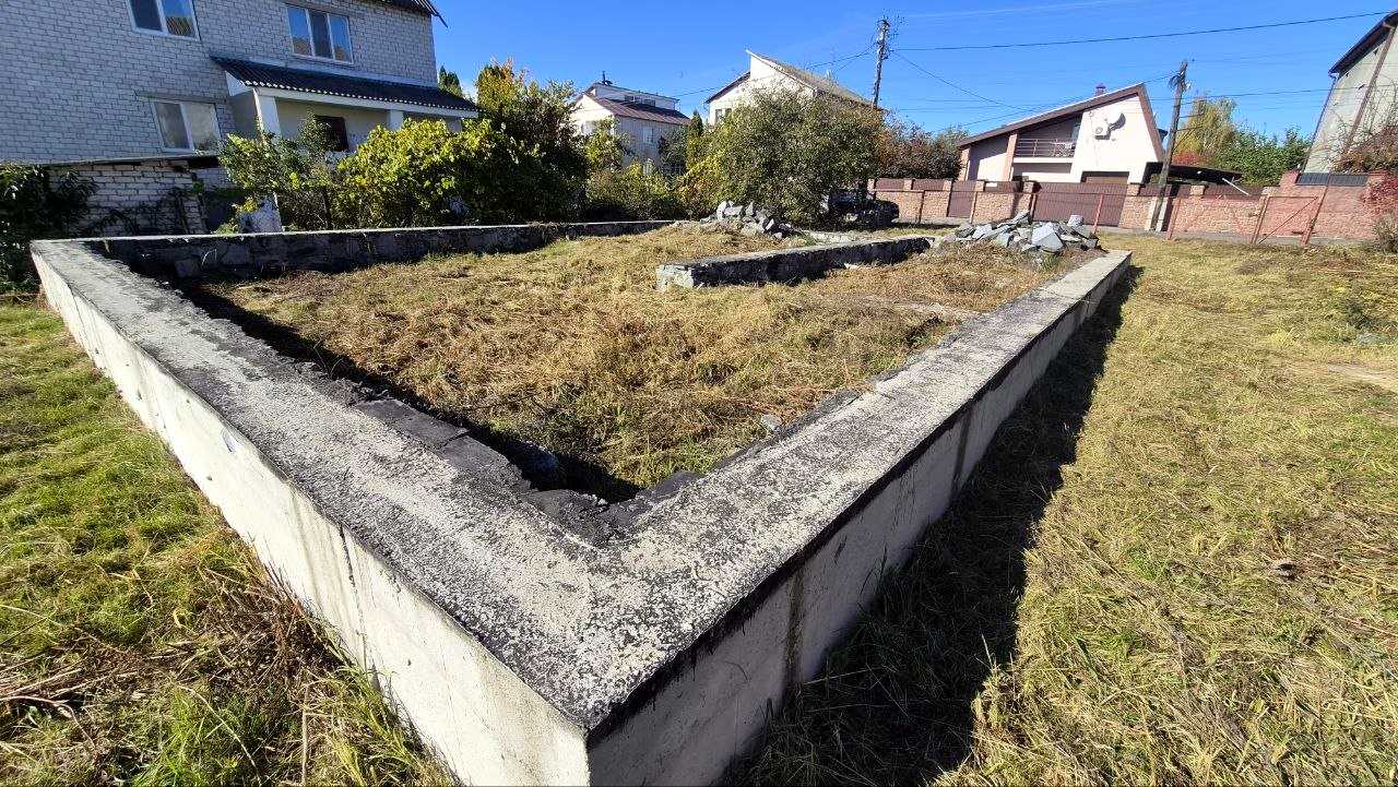 1879029782303825