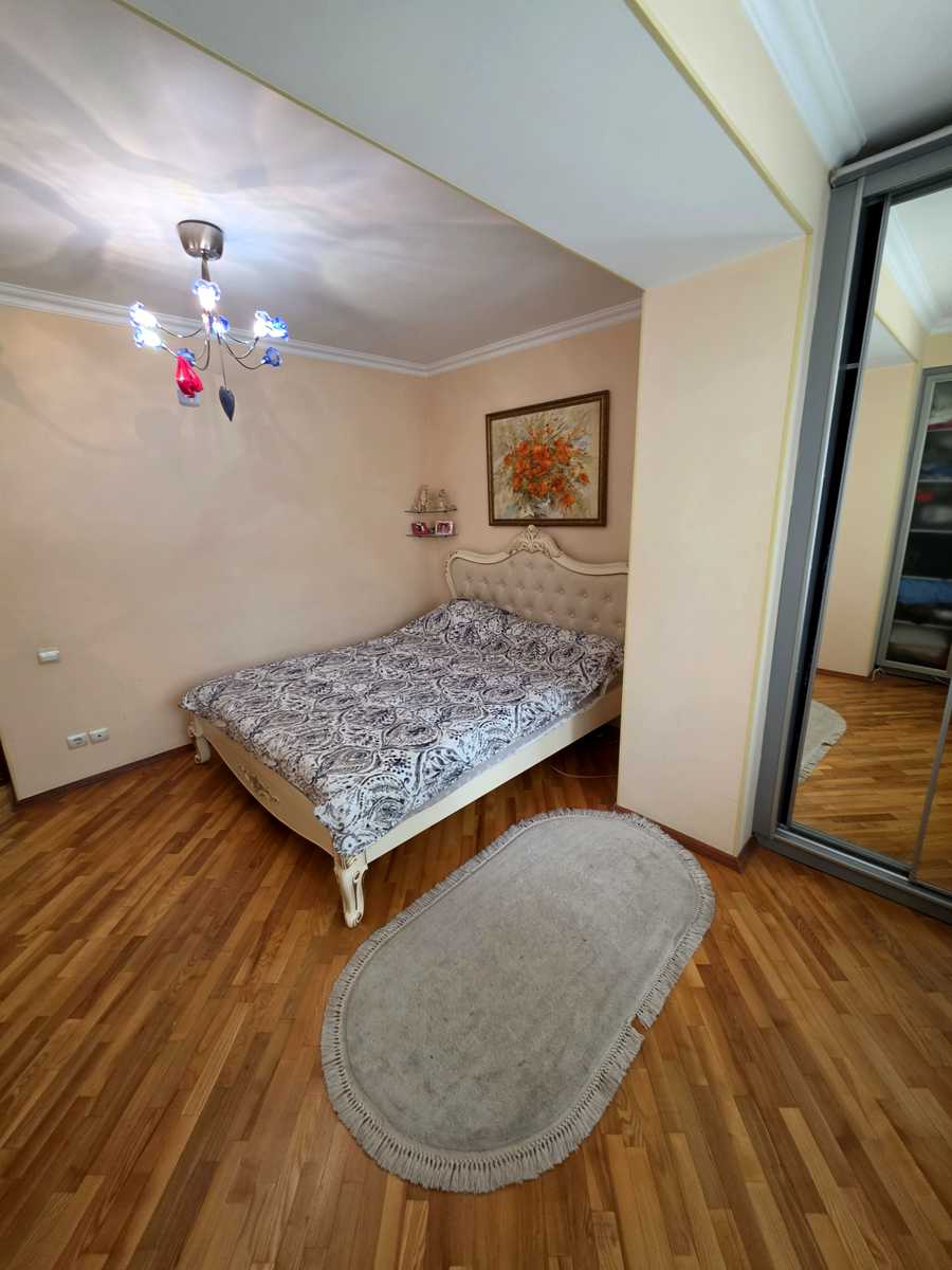 1879031793901053