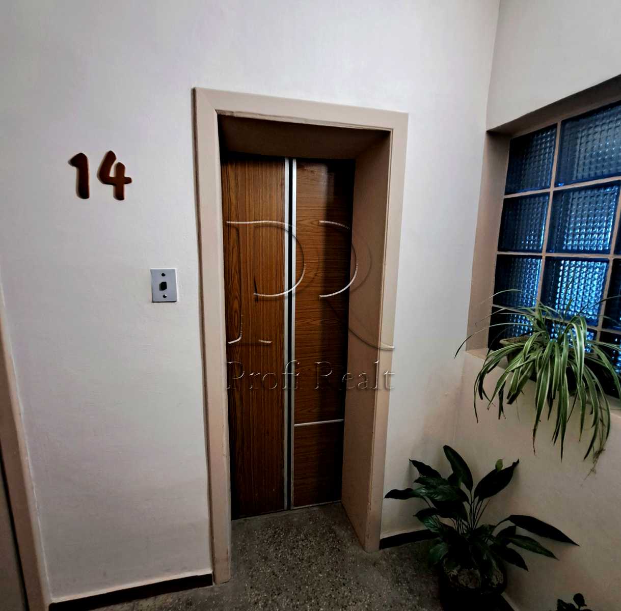 1879032222881318