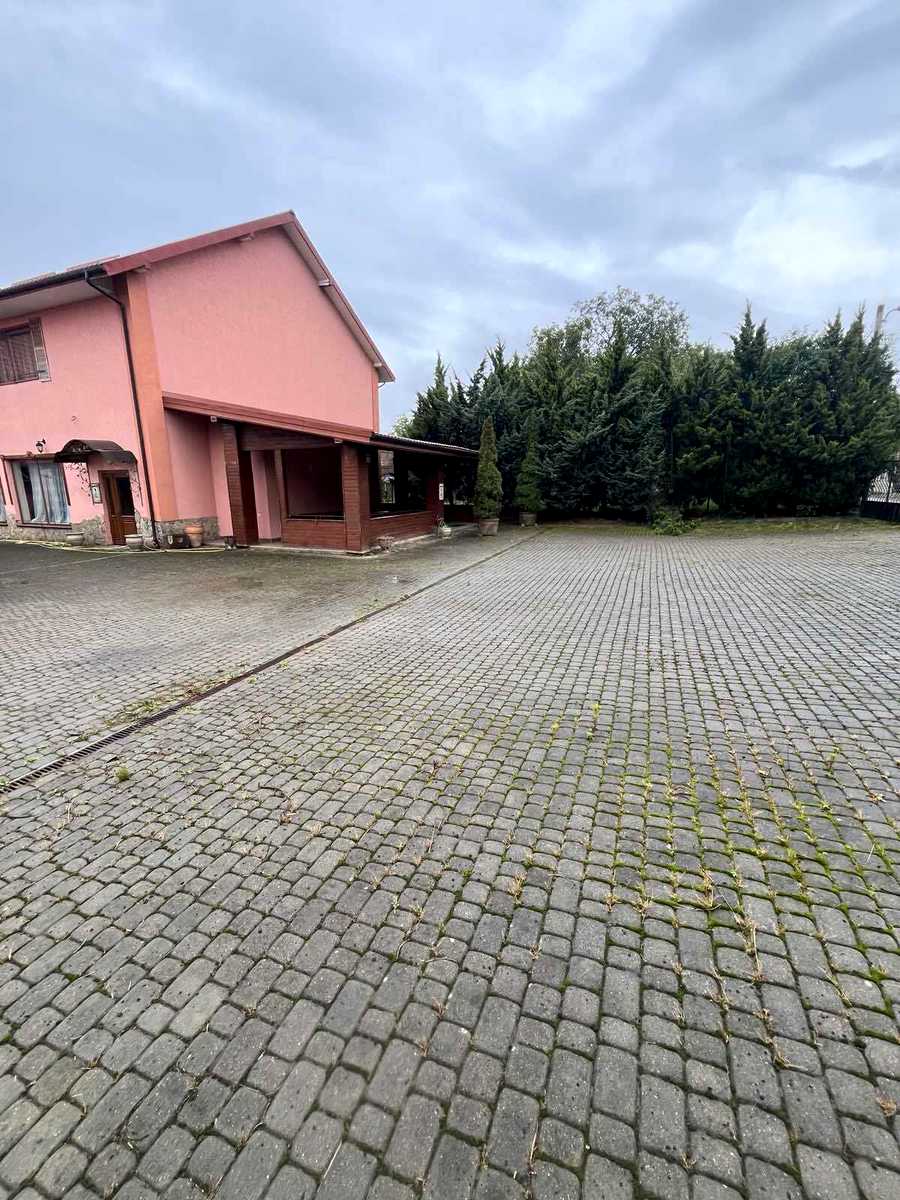 1879033408537381