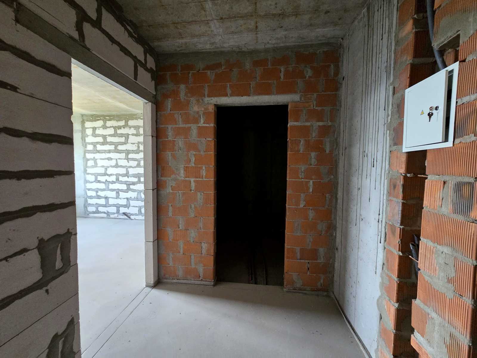 1879033968967043