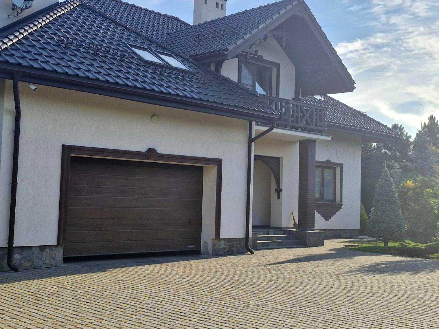 1879034688995472