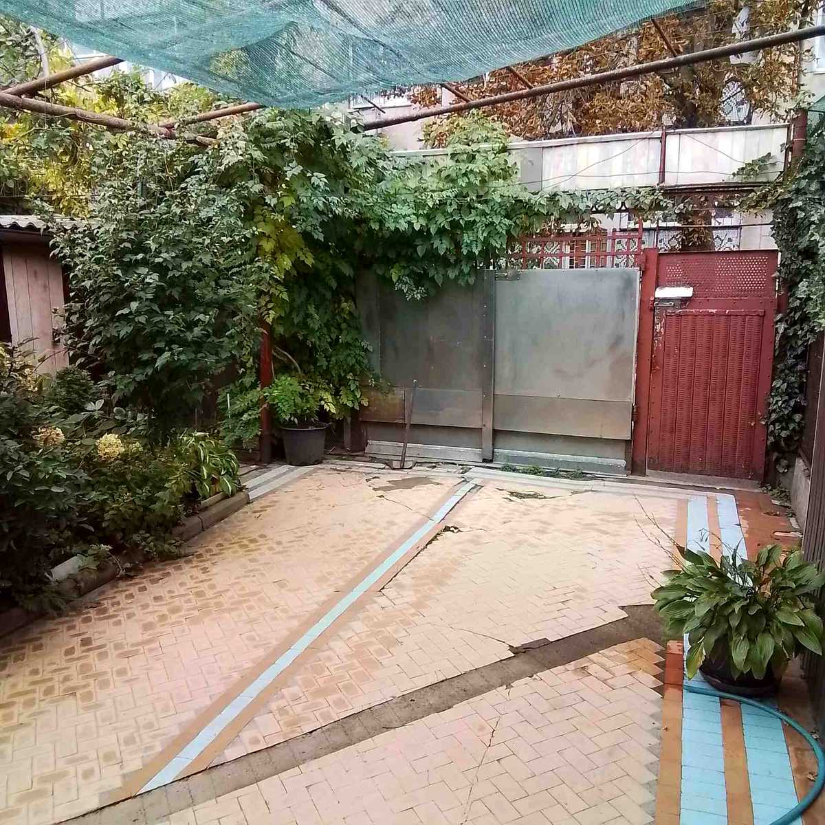 1879035760445844