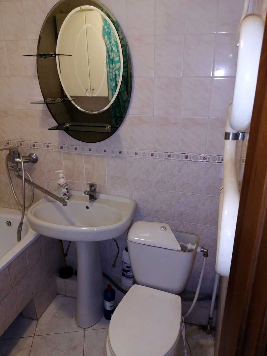 1879038323572594