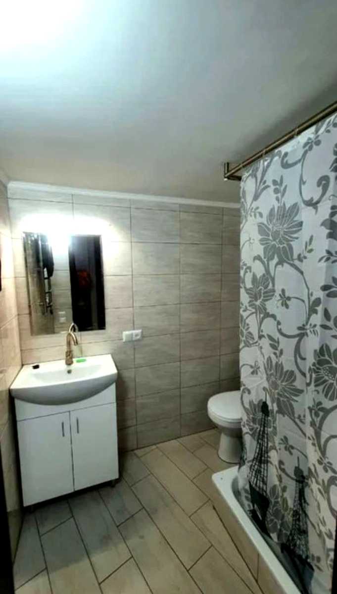 1879042682877671