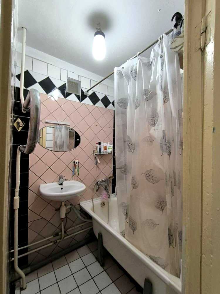1879042767419562