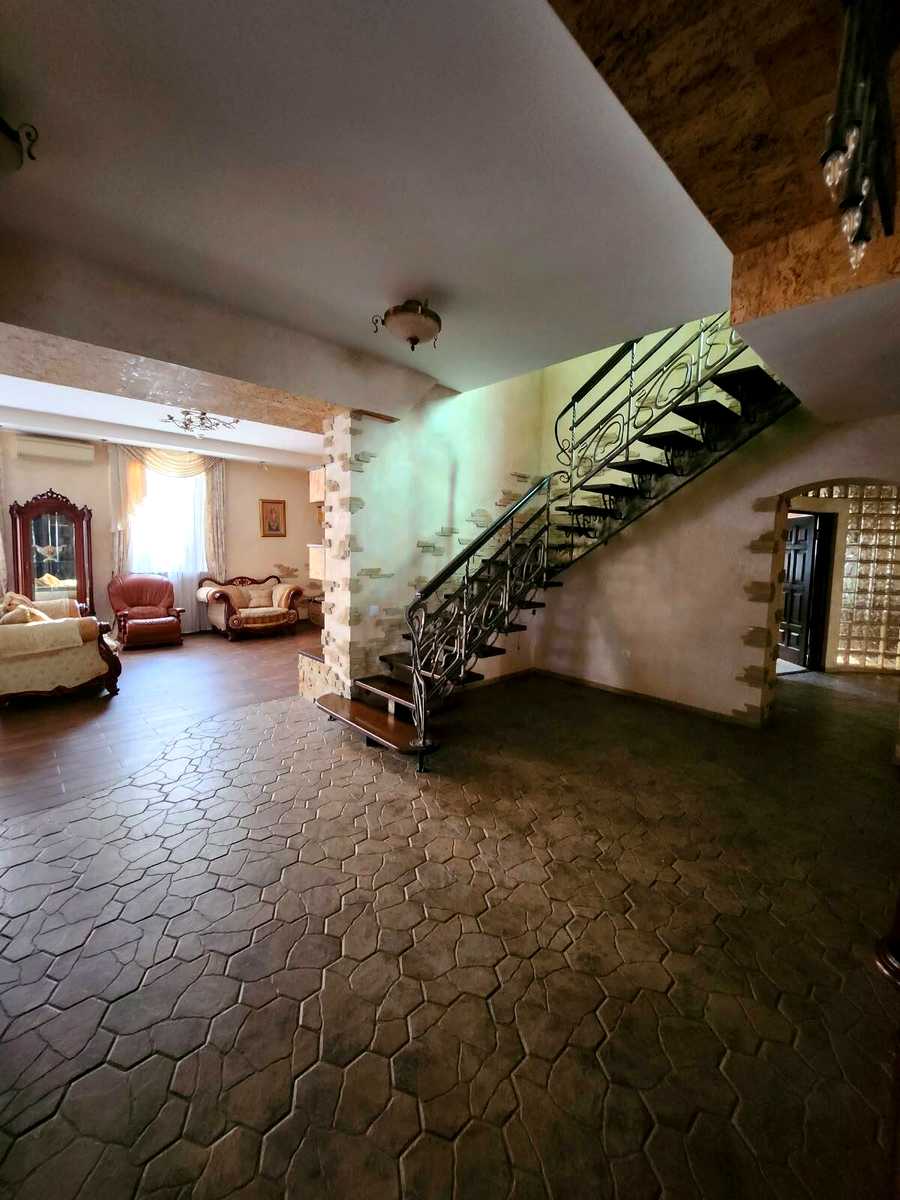 1879047658613890