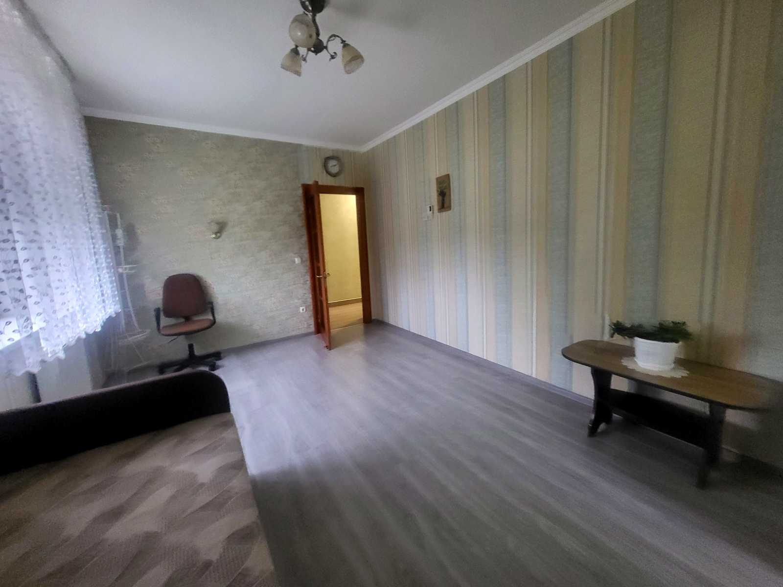 1879048123529953