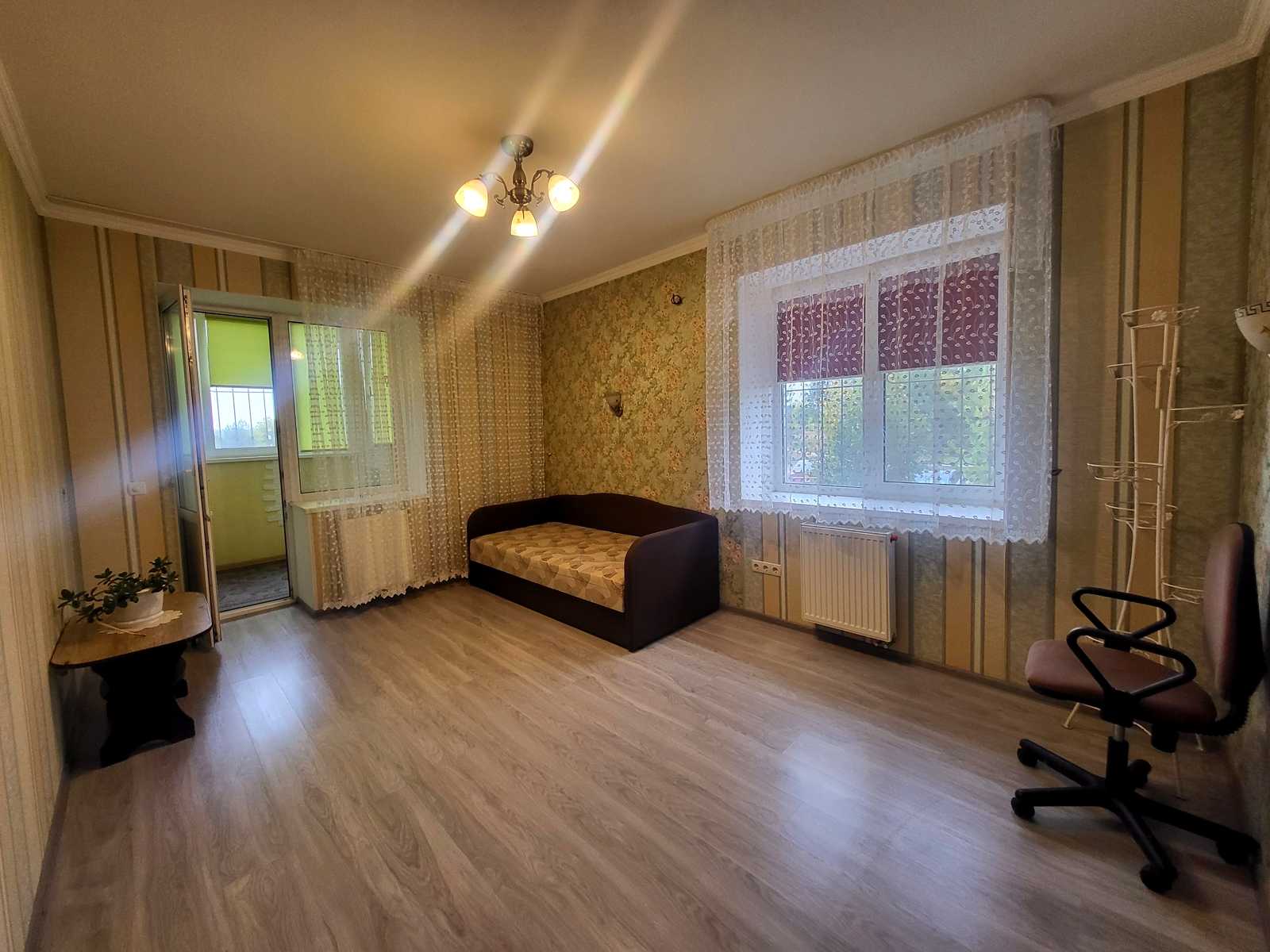 1879048130953459