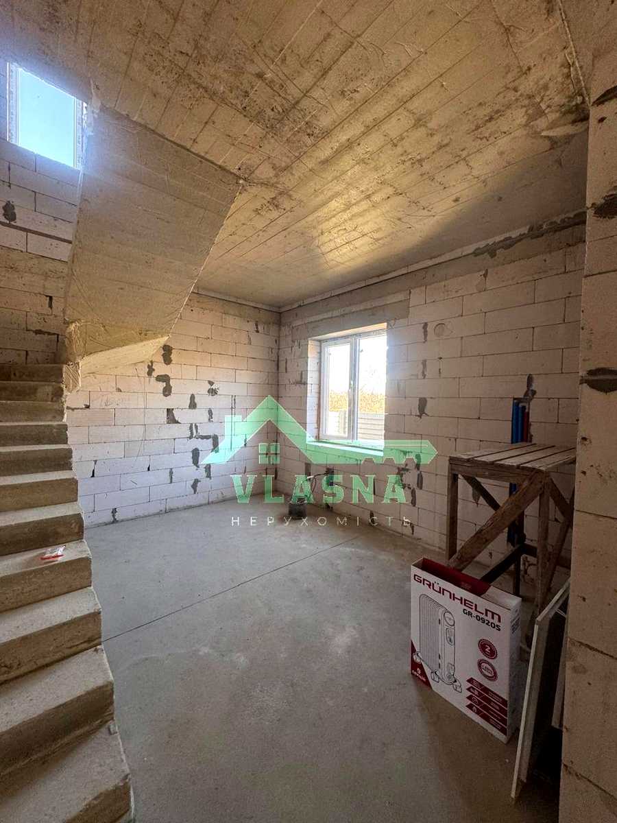 1879054703319750