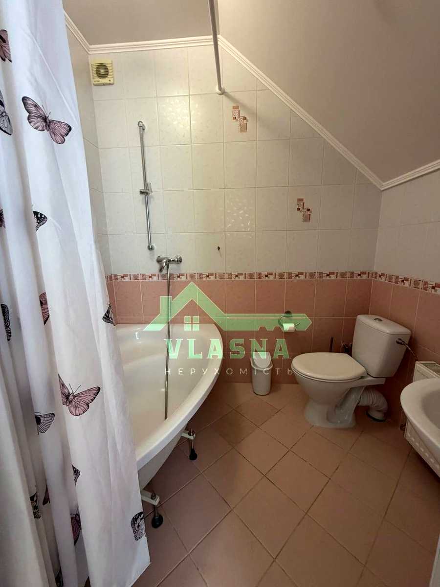 1879055684302429