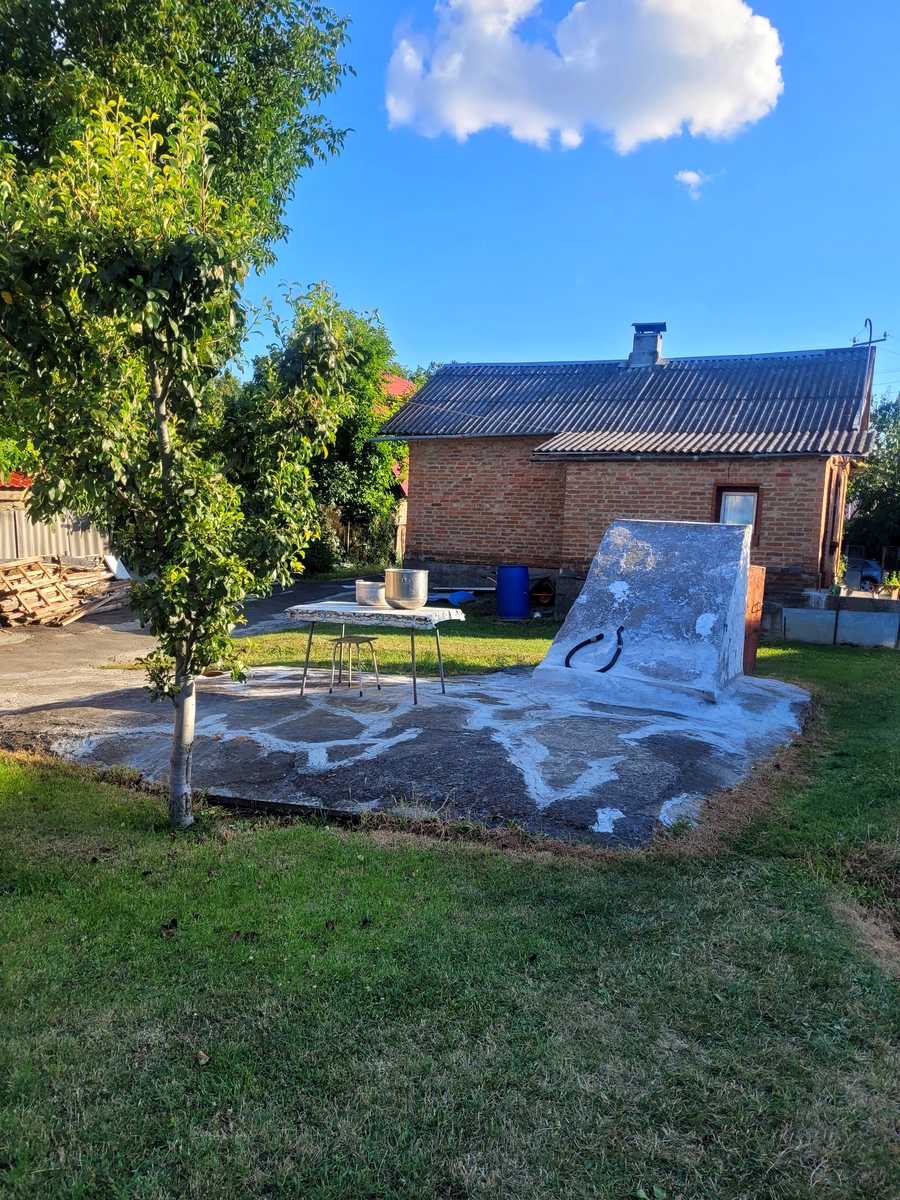 1879057482193915