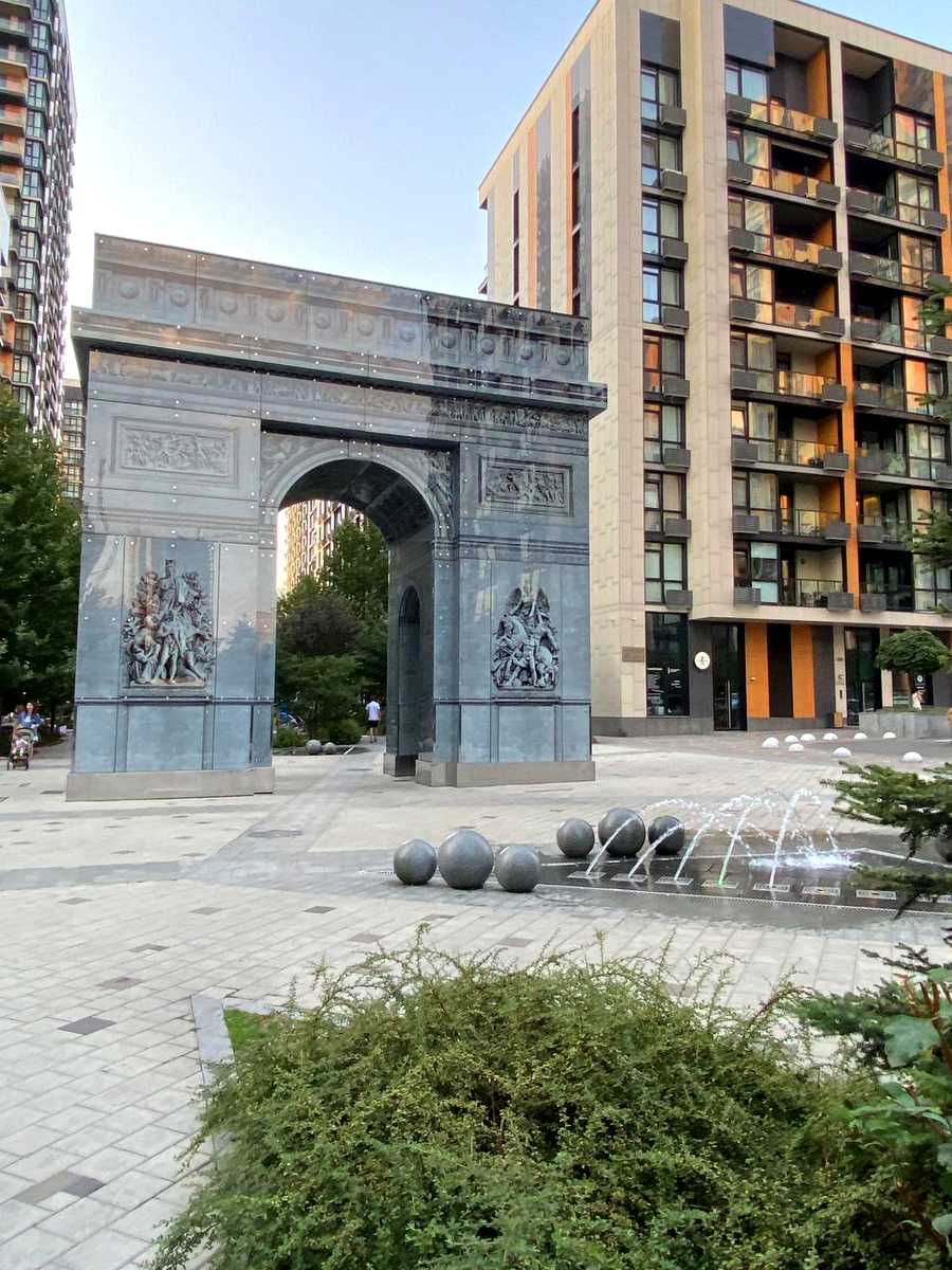 1879059886245248