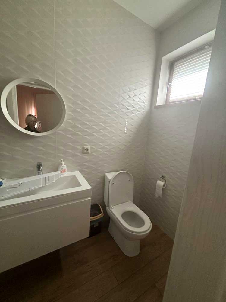 1879068833324709