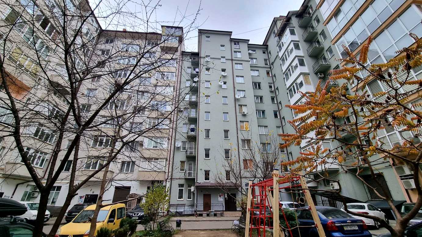 1879093887137336