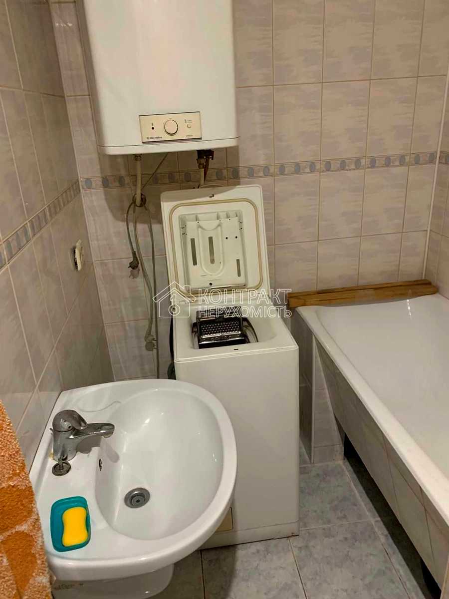 1879098306405306