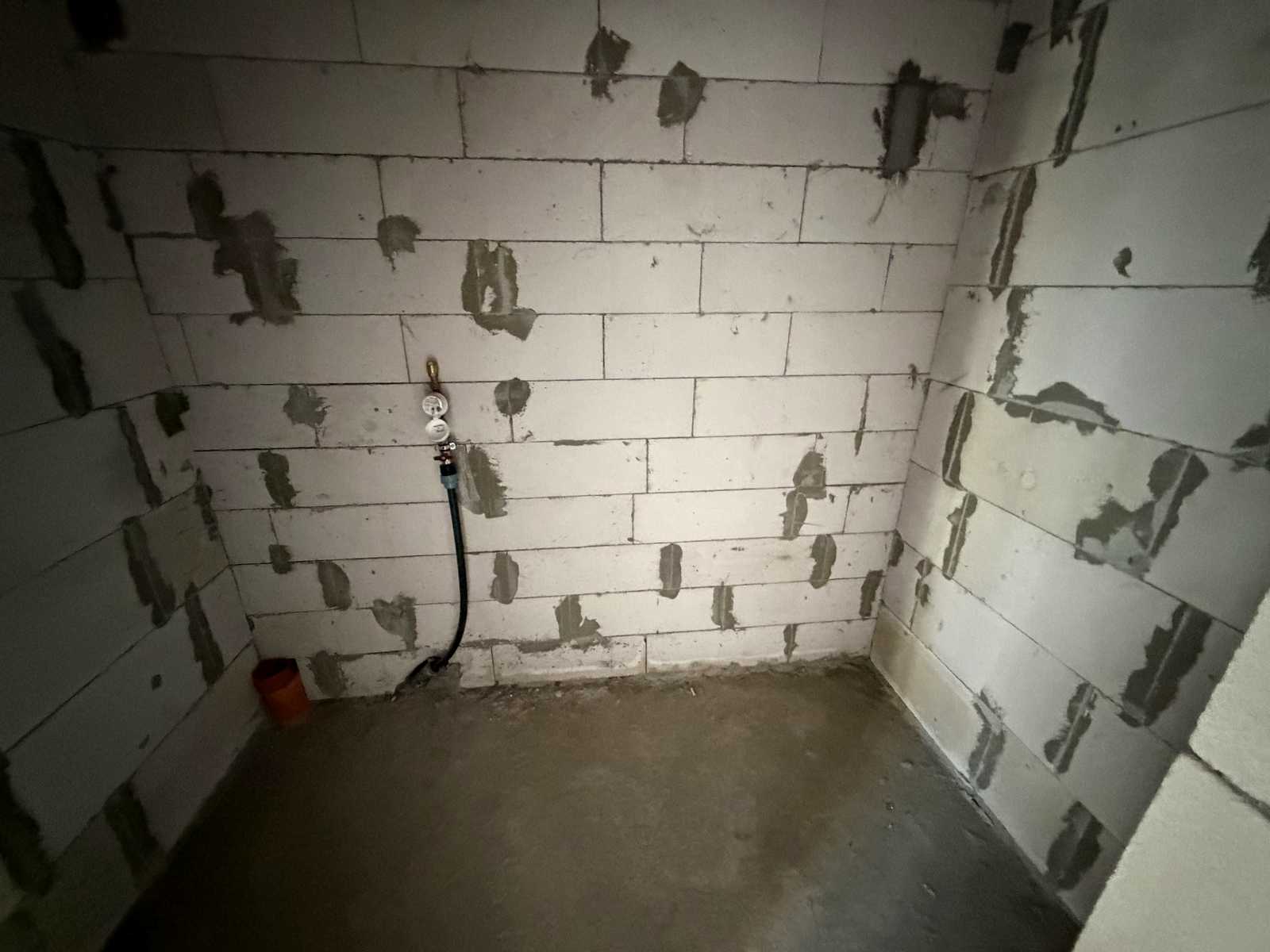 1879098646887278