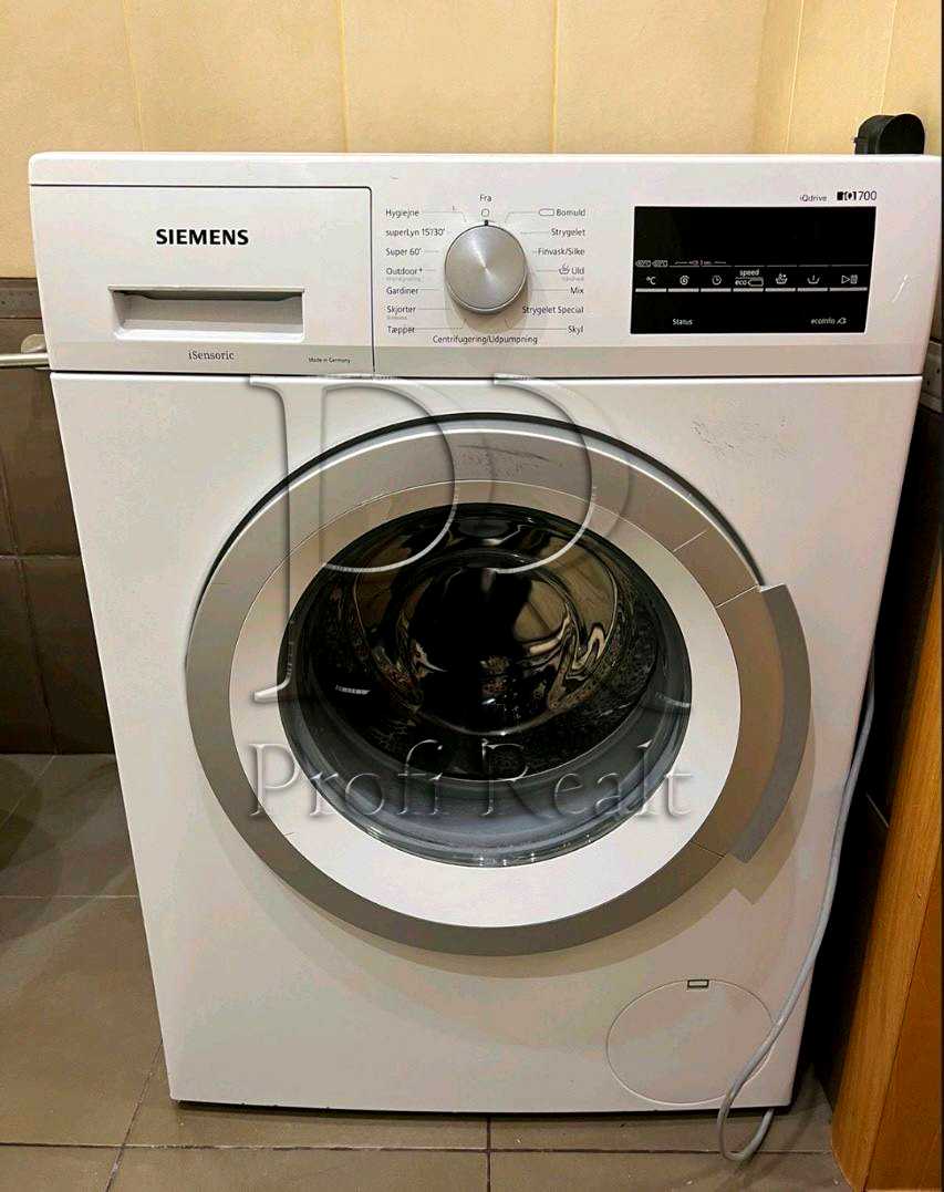 1879103762363934