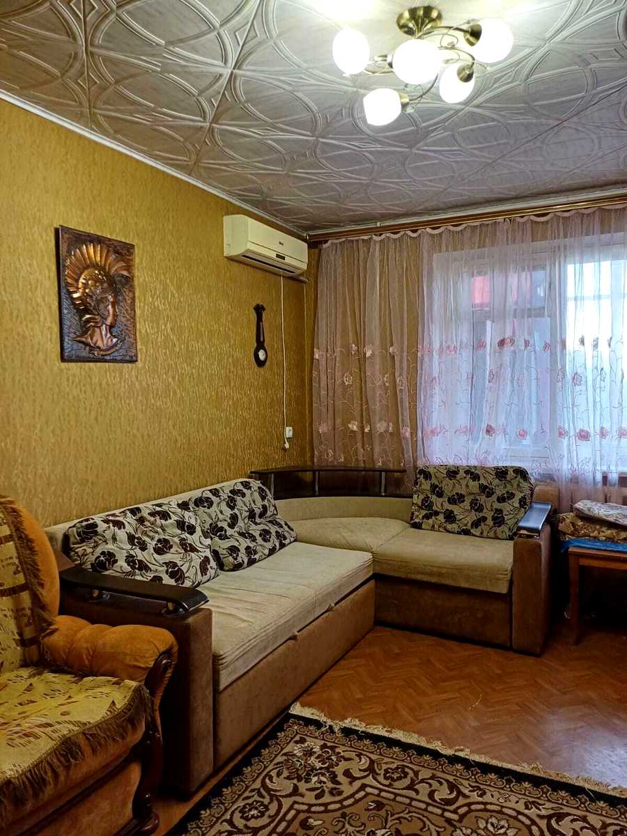 1879104700443586
