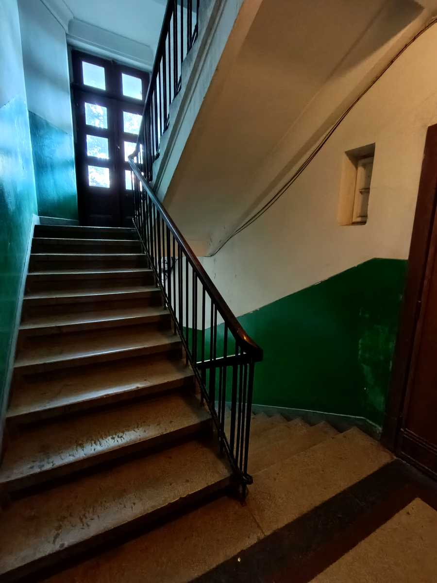 1879104728340184