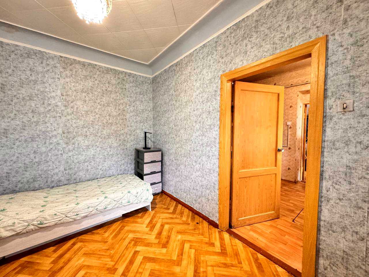 1879106436061945