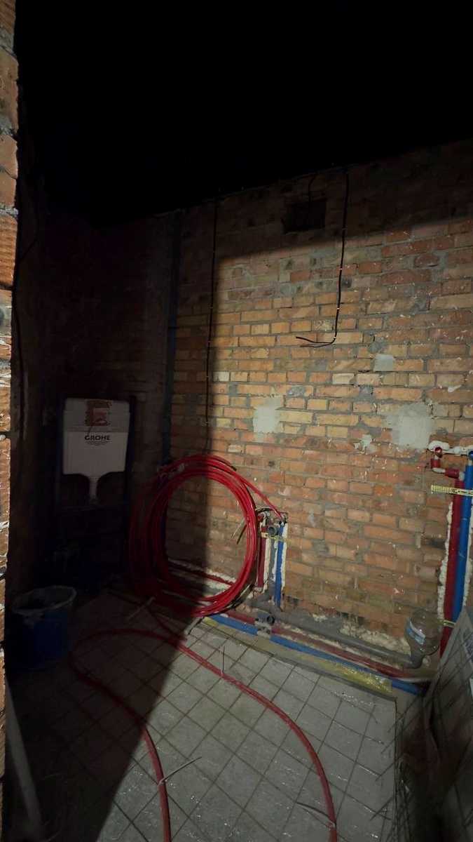 1879106853482300