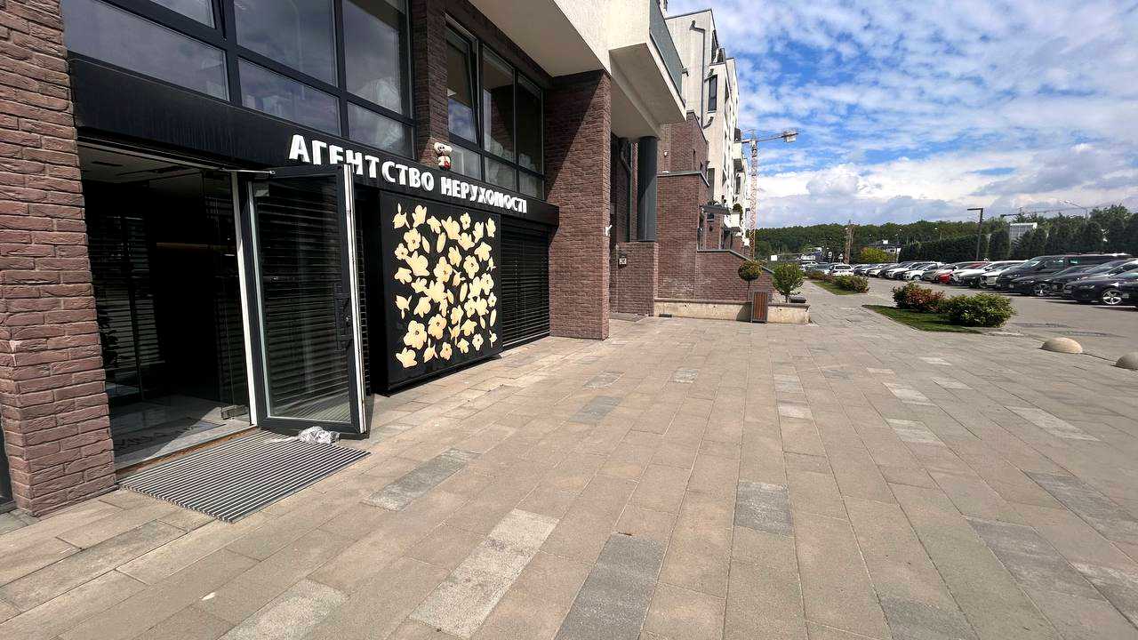 1879106963183630
