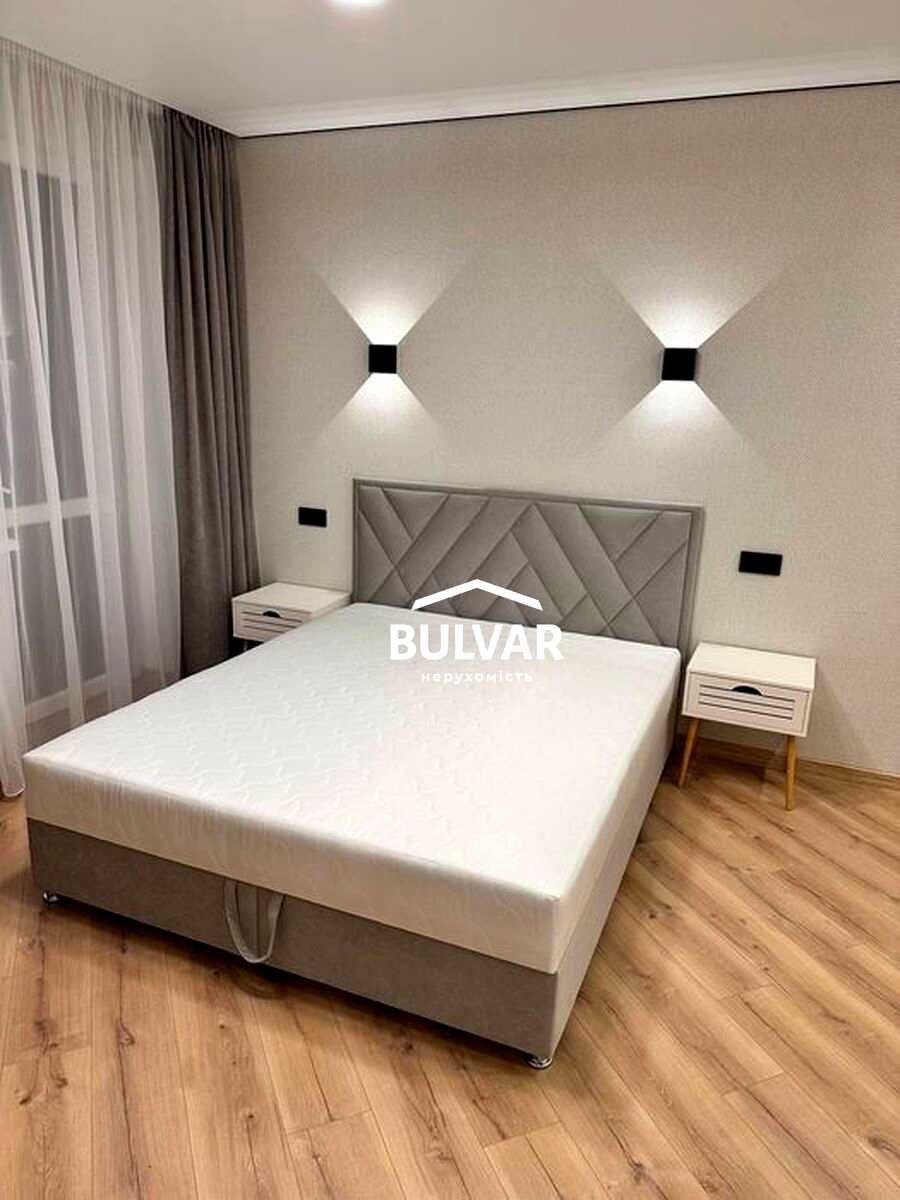 1879108371602885