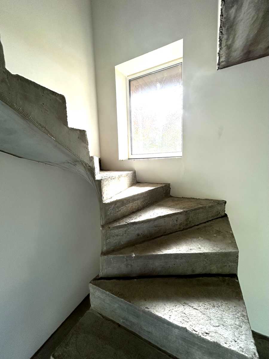1879109345765669