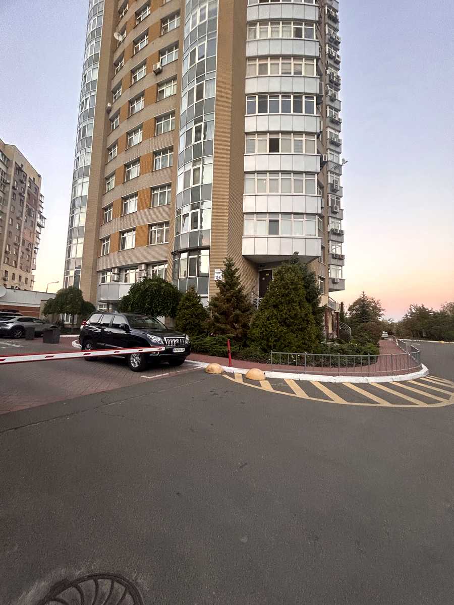 1879110457763037