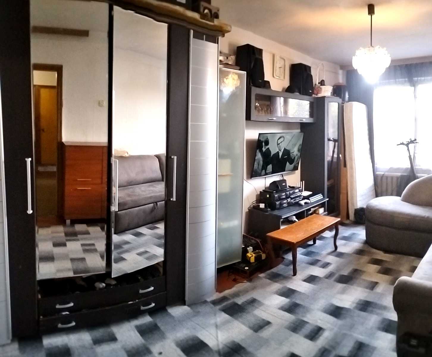 1879111612143376