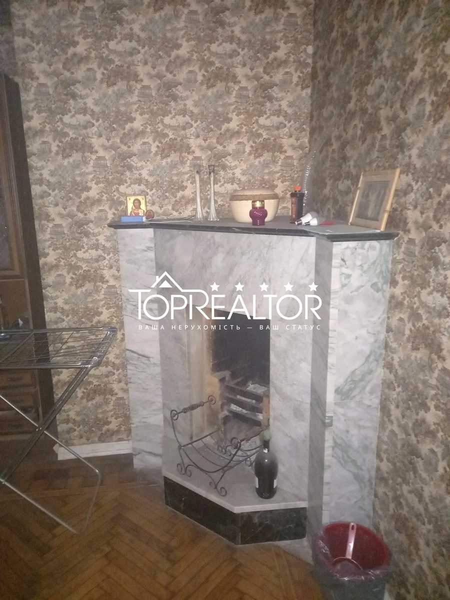 1879112773163025