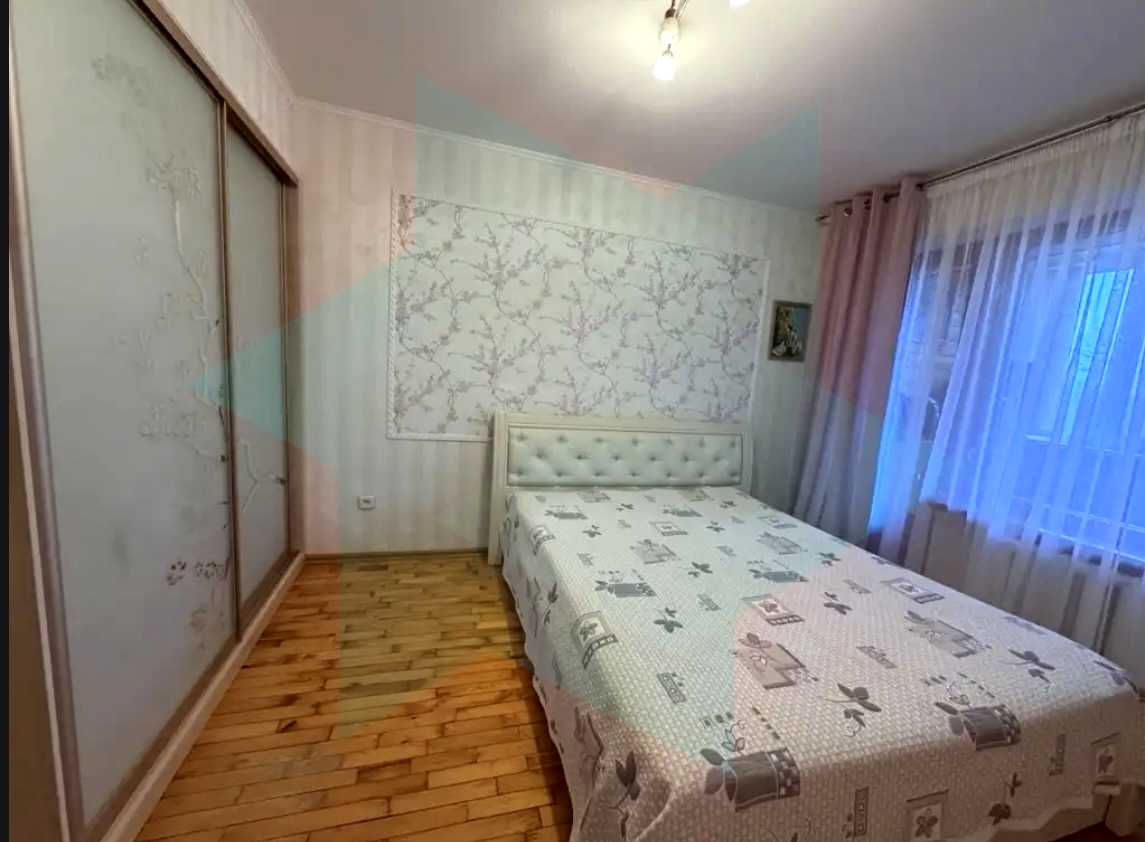 1879117048087741