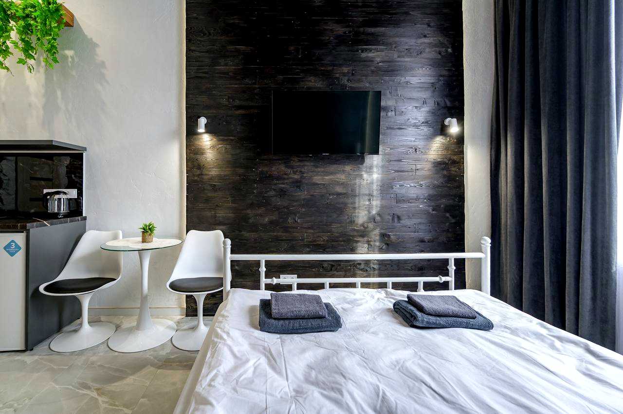 1879119990800593