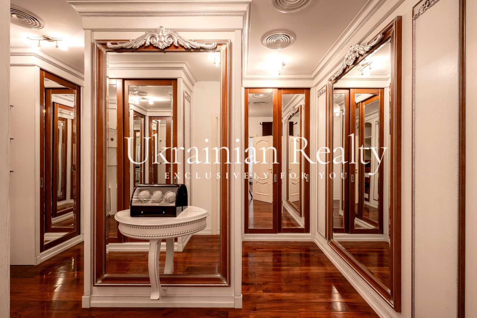 1879122573737692