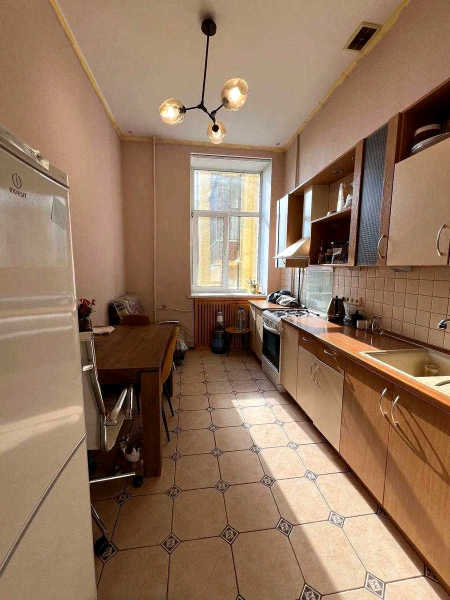 1879122745950549