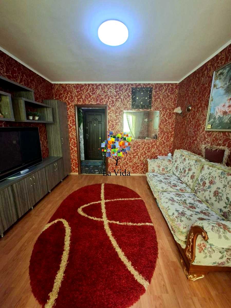 1879124654358184