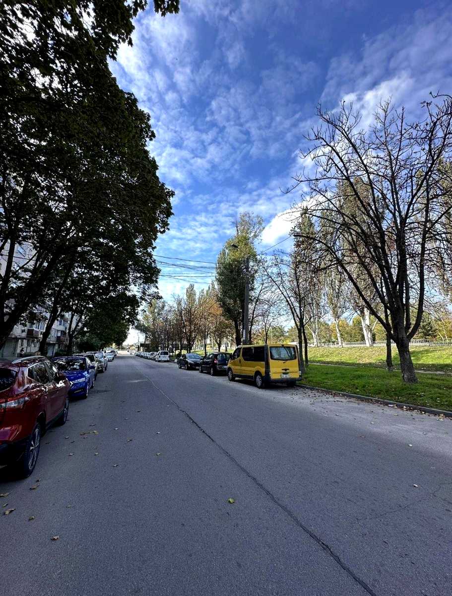 1879128752436137