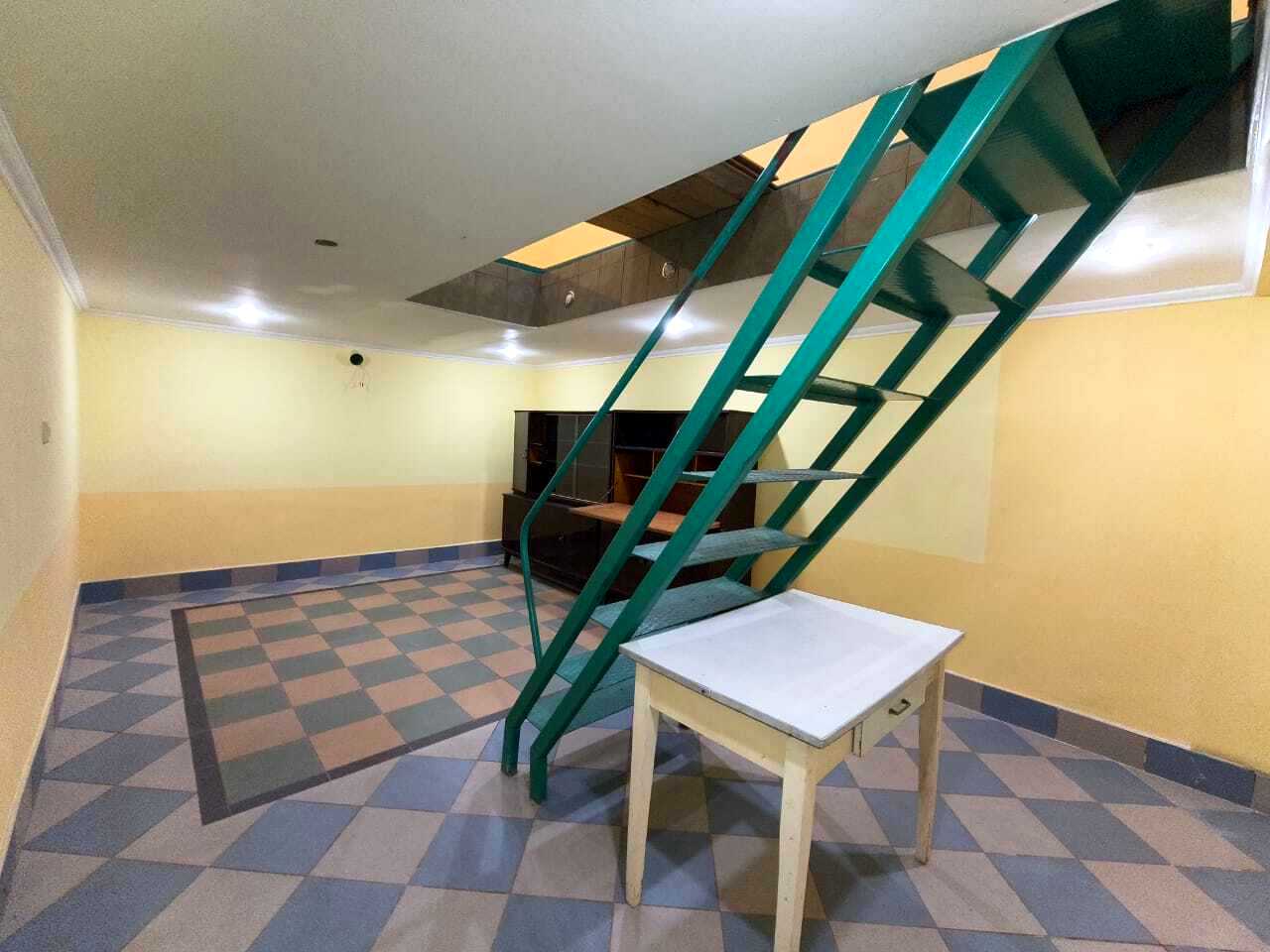 1879135722704818
