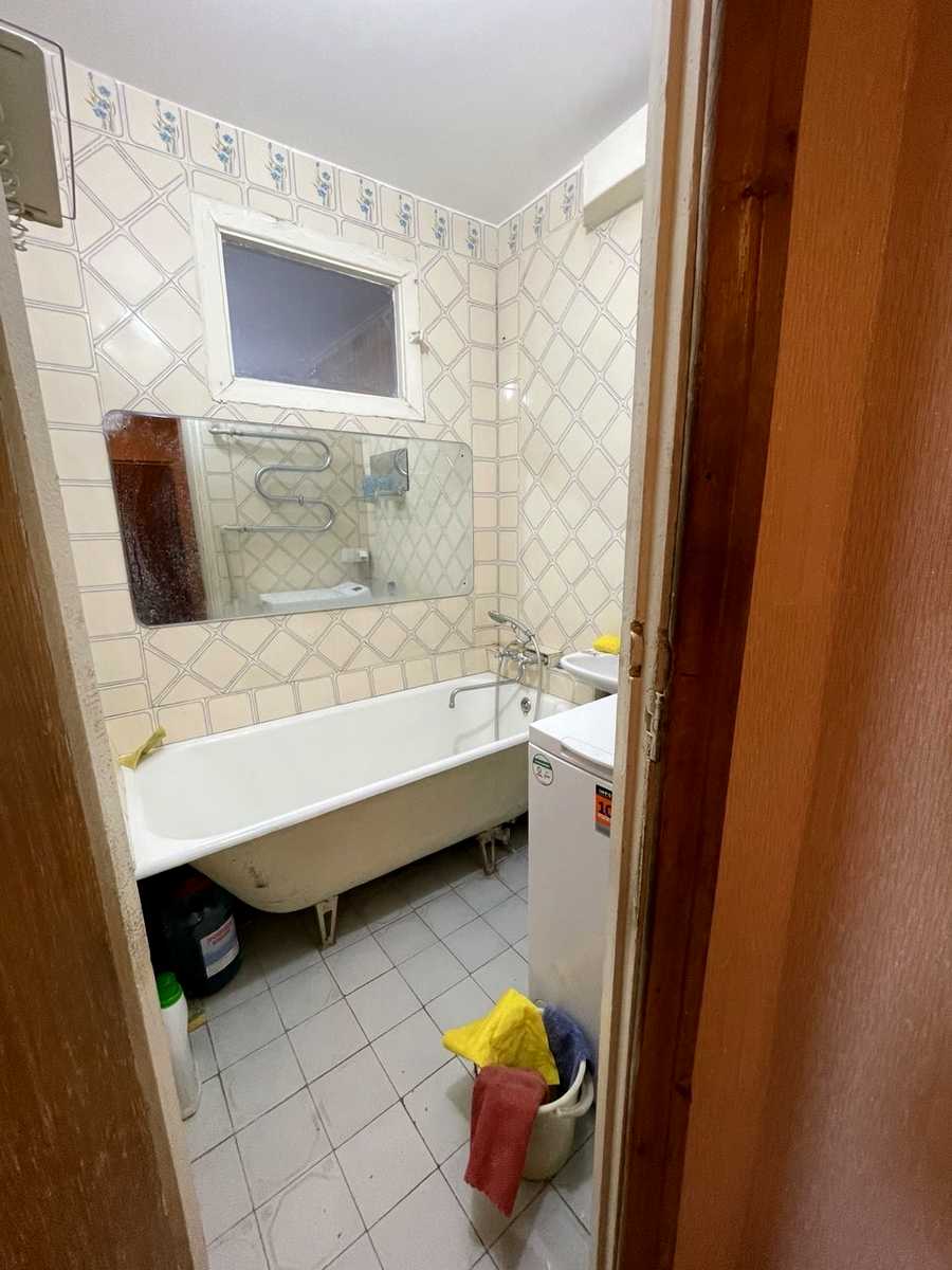 1879186056083836