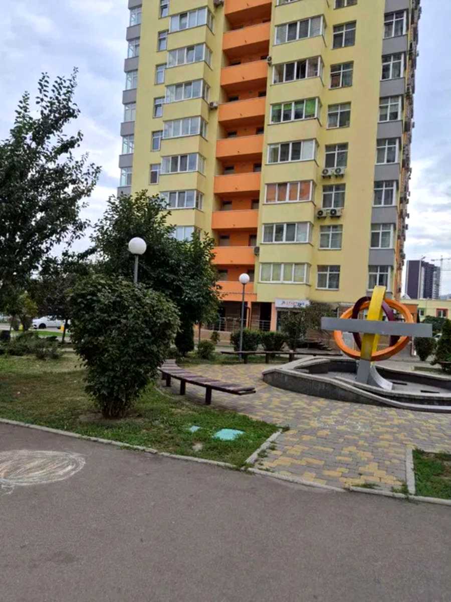1879188551904099
